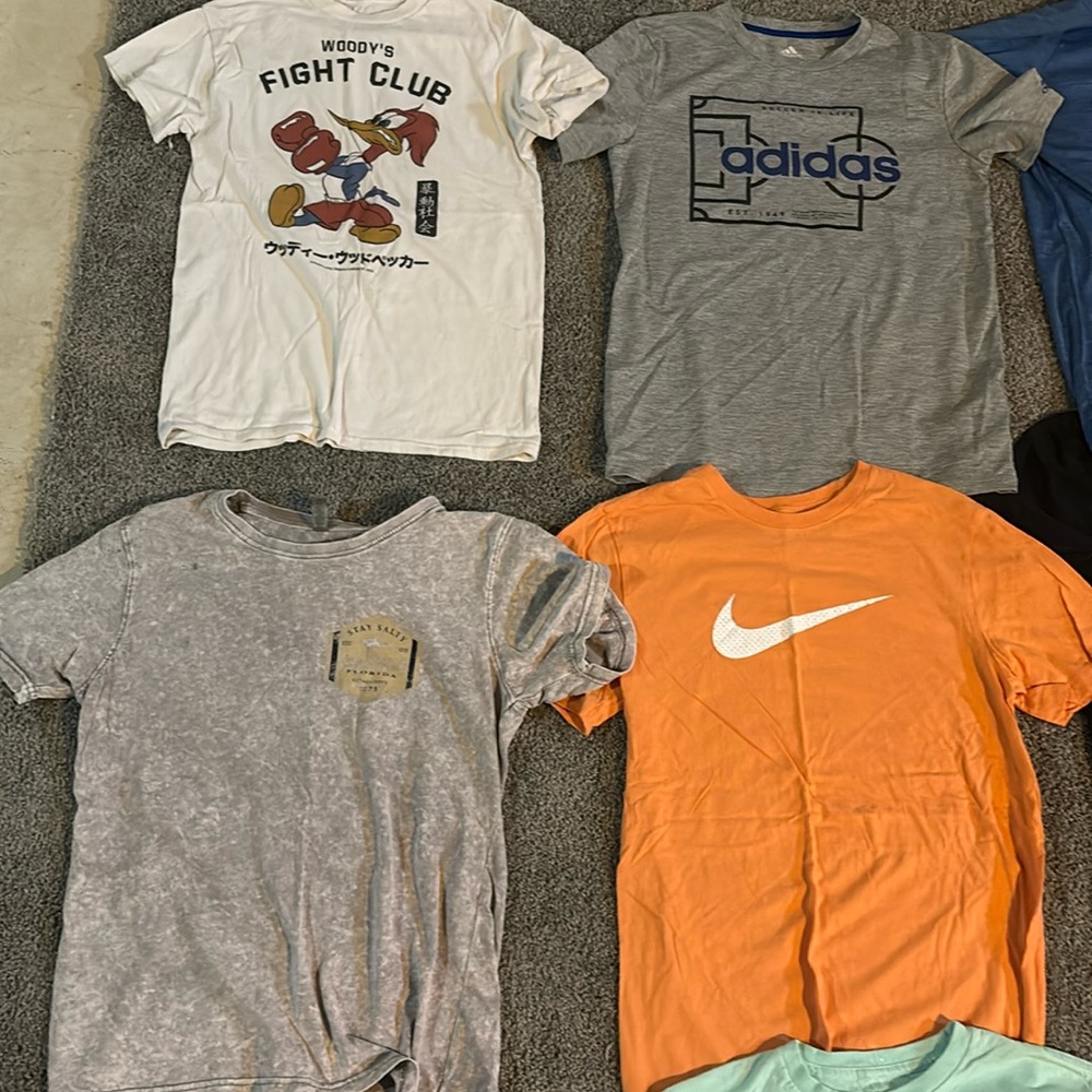 Men’s/boys lot of t-shirts